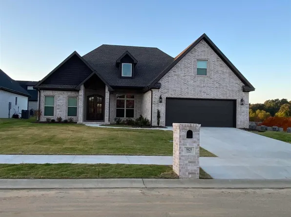 5025 Deliverance Dr, Jonesboro, AR 72405
