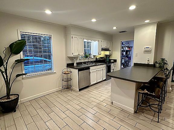 3rd image of 5813 Ryals St