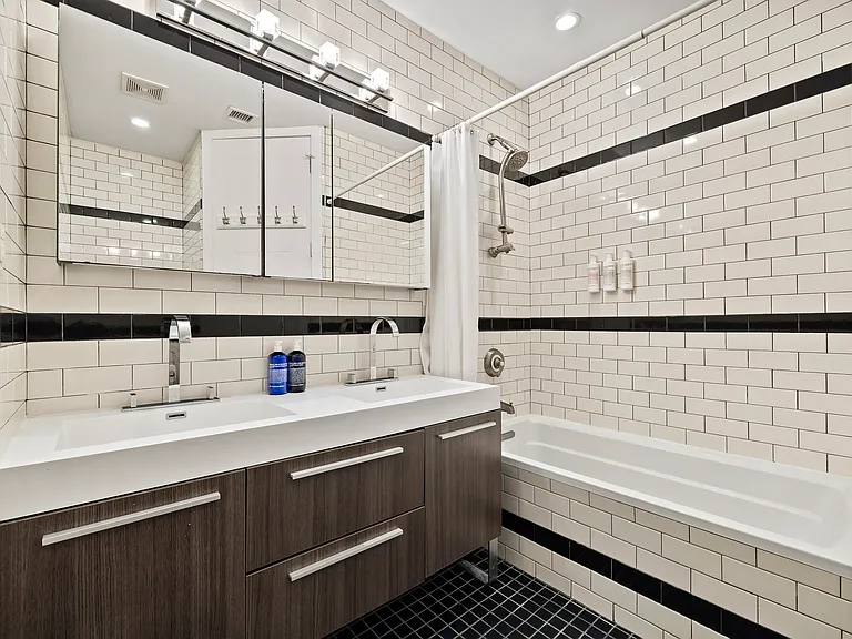 819 De Kalb Ave #2 — Photo 30