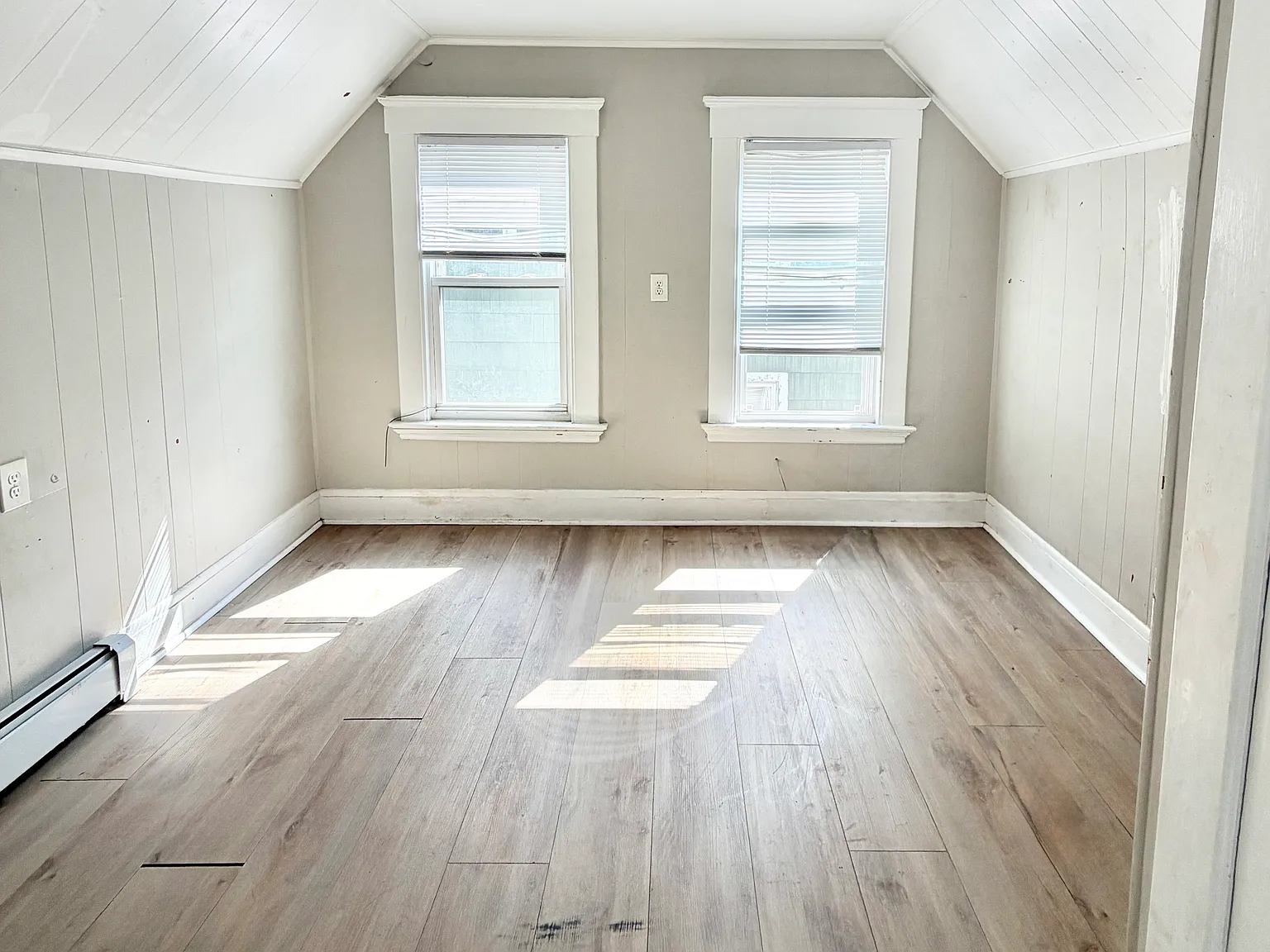2 bed, 1000 sqft, $1,525 — Photo 4