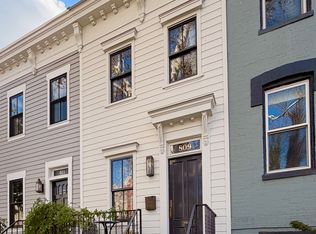 809 D St NE, Washington, DC 20002