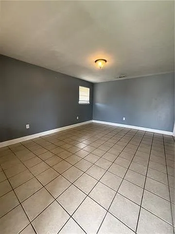2 bed, 1.0 bath, 900 sqft, $1,325 — Photo 2