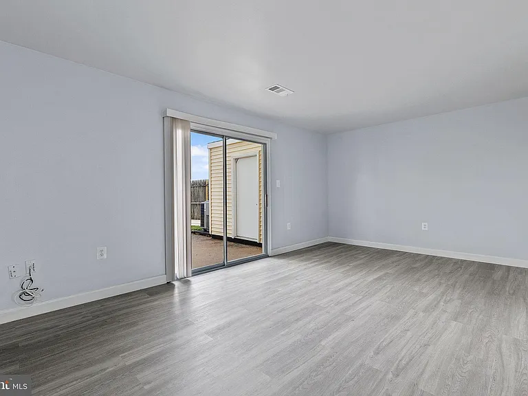 8145 Community Dr — Photo 15