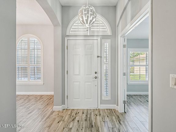 5th image of 2615 BENTSHIRE Drive