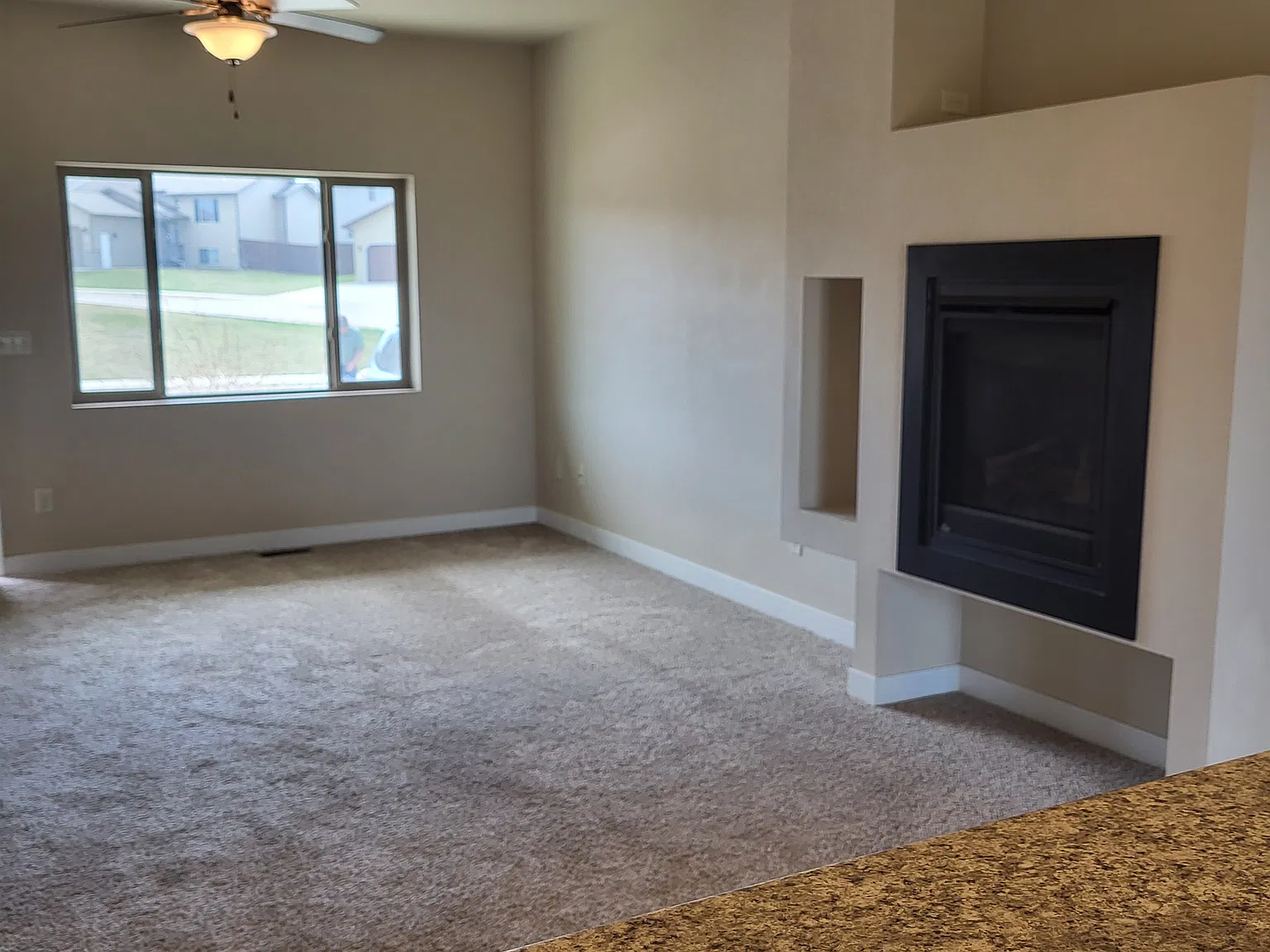 2 bed, 1205 sqft, $1,550 — Photo 3