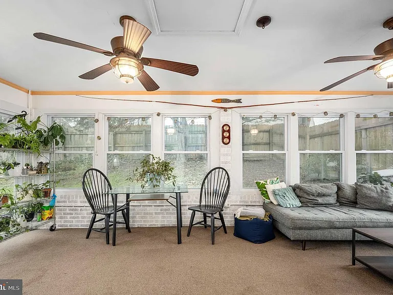 1705 Sherwood Dr — Photo 17