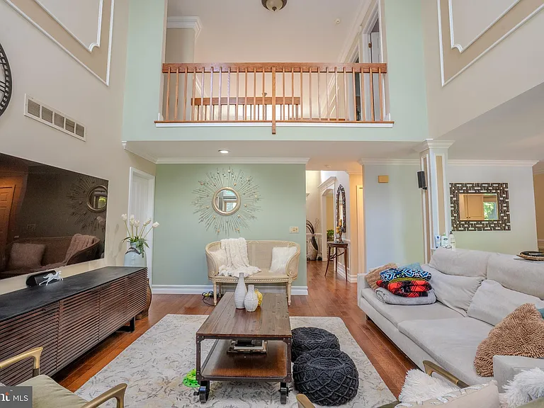 61 Amherst Way — Photo 17
