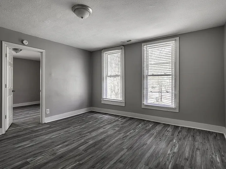 710 King Ave #4 — Photo 1