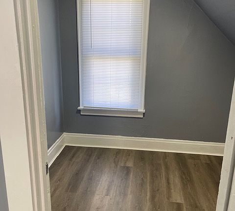5th image of 442 Cornwall Ave #1