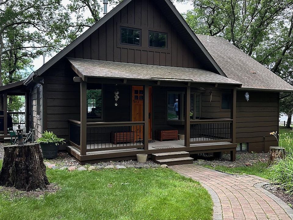 1st image of 221 Pleasant Ave