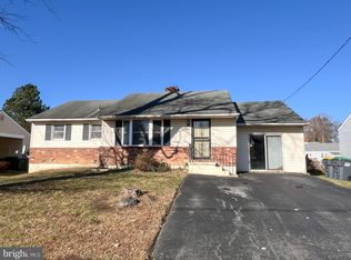 10 Gristmill Ln, Newark, DE 19711