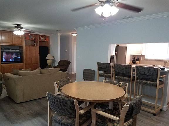 4th image of 28 Ridgewood Cir