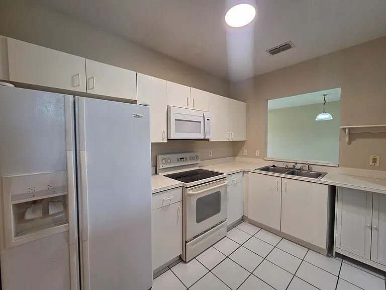 489 Las Cortes Ln #204 — Photo 6