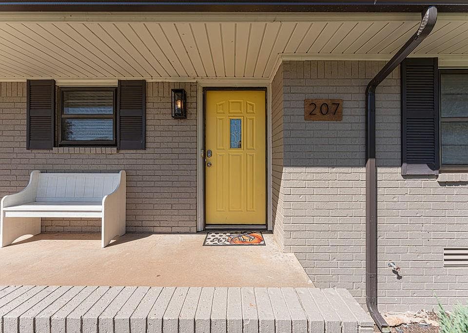 1st image of 207 Ellis Ln