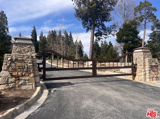 196 Mill Pond Rd, Lake Arrowhead, CA 92352