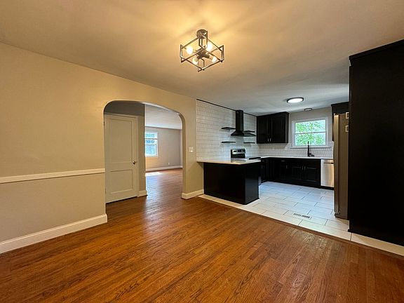 3rd image of 216 Glen Echo Dr #1