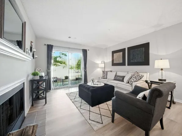 Vista Point Apartments, 1 Town View Dr #142, Wappingers Falls, NY 12590