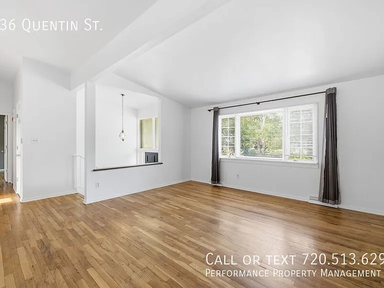536 Quentin St — Photo 8