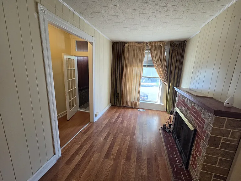 2223 W Fayette St — Photo 4