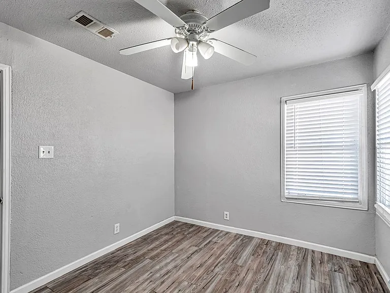 3519 N Northstar Ave — Photo 36