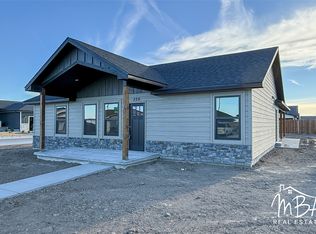 326 Rowland Cir, Garden City, KS 67846