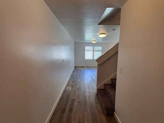 4th image of 94 E Sawmill Row