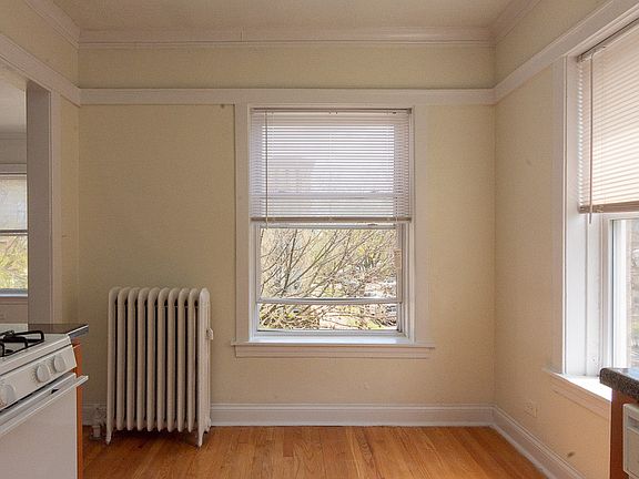 5th image of 3334 W Ainslie St #2A