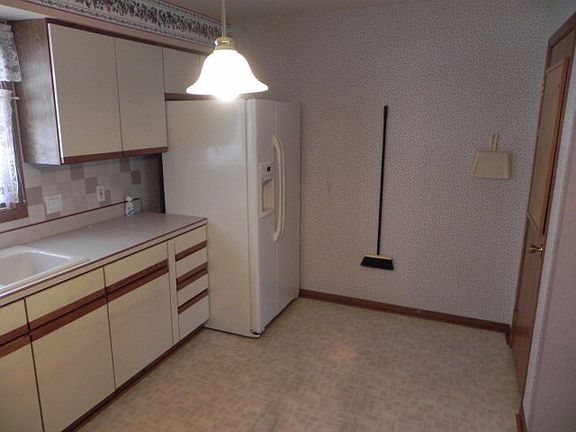 4th image of 4037 Buckingham Dr