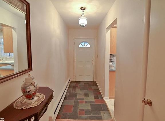 4th image of 30 Kendon Dr
