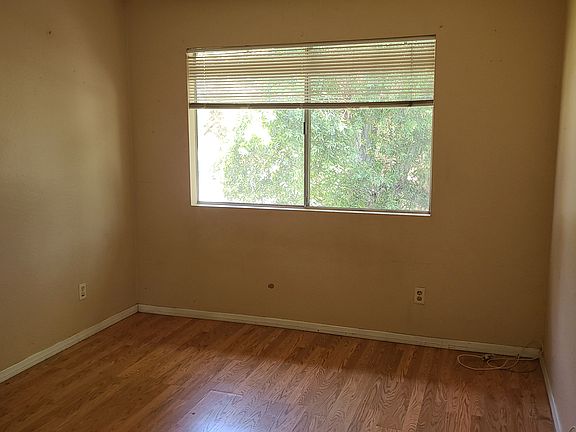 3rd image of 2742 47th St