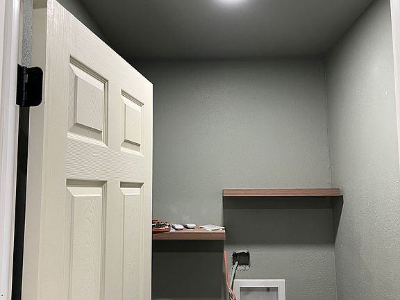 3rd image of 1112 Prospect St