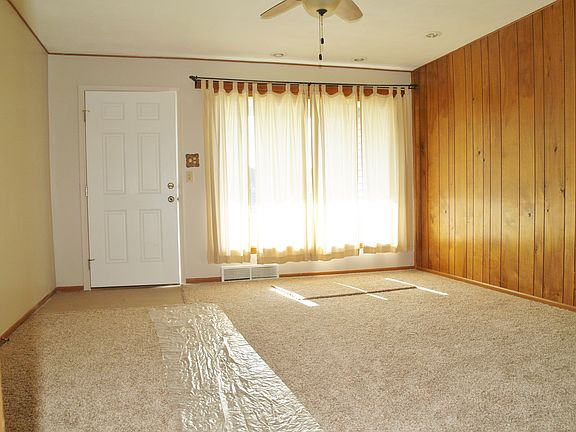 3rd image of 2752 S Osage Ave