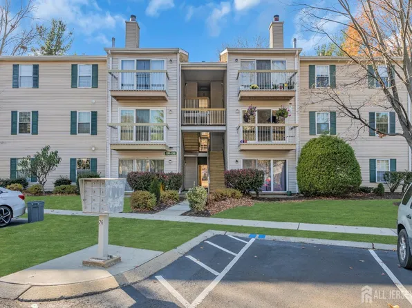 140 Applegate Ln, East Brunswick, NJ 08816