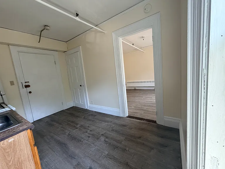 149 Strathmore Rd #6 — Photo 13