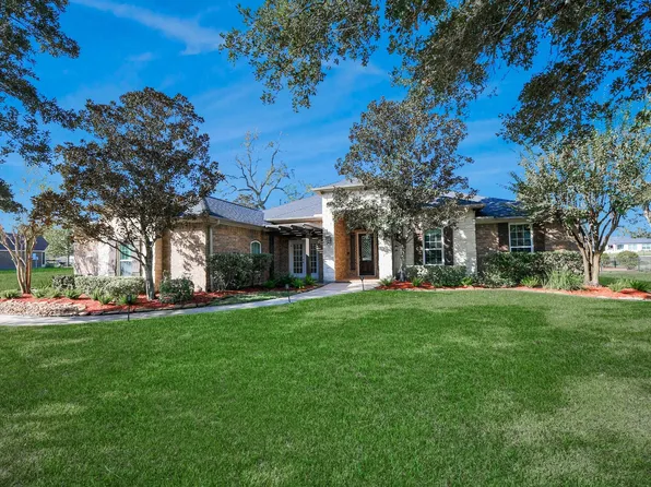 3511 River Bend Dr, Rosenberg, TX 77471