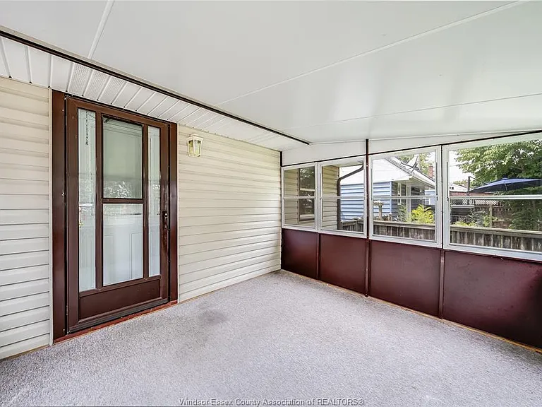 1944 George Ave — Photo 18