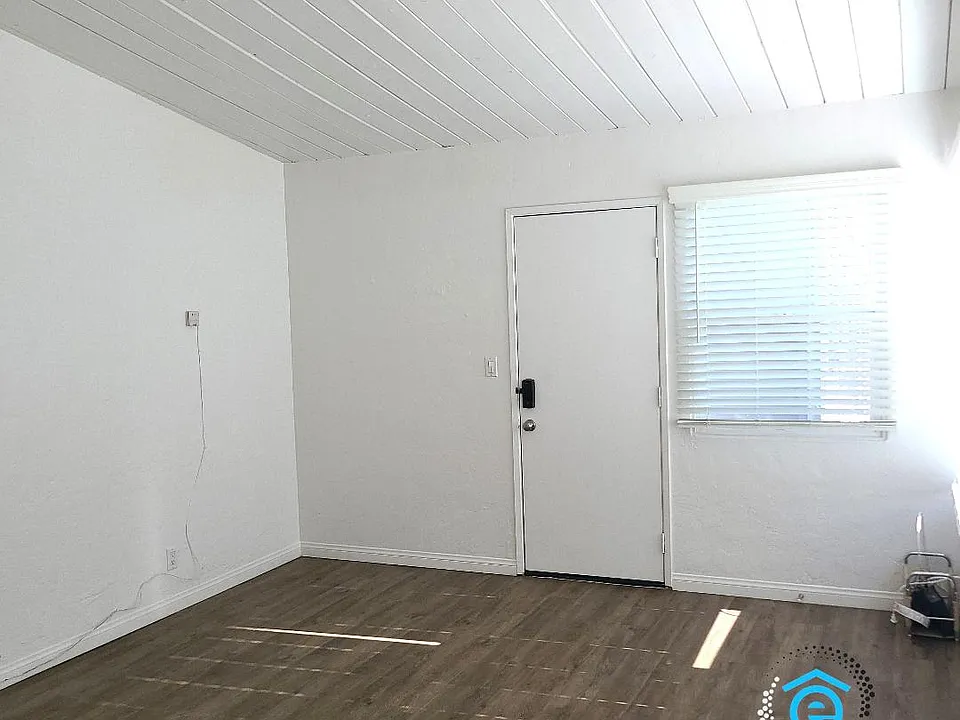 4323 Gresham St #4323