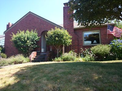 3714 42nd Ave SW, Seattle, WA, 98116