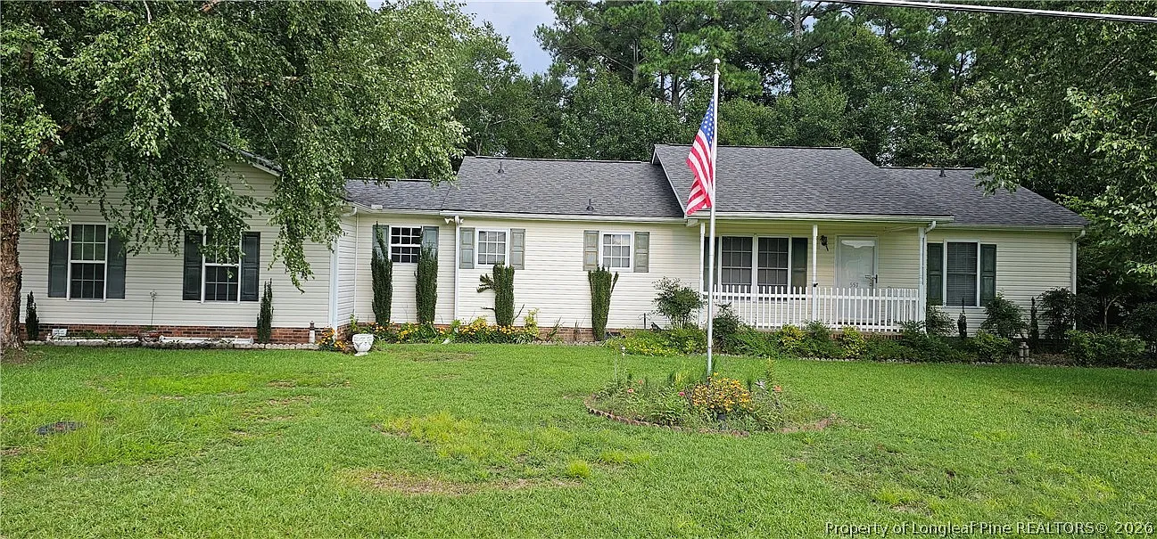 3 bed, 2.0 bath, 1448 sqft, $1,695 — Photo 1