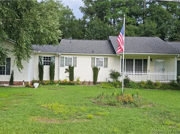 557 N Parker Church Rd, Raeford, NC 28376