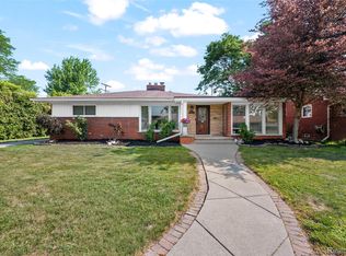 23201 Norcrest Dr, Saint Clair Shores, MI 48080