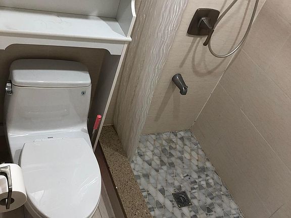 4th image of 5332 190th St Floor 1