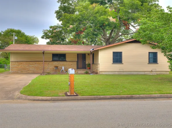 309 S 8th St, Broken Arrow, OK 74012