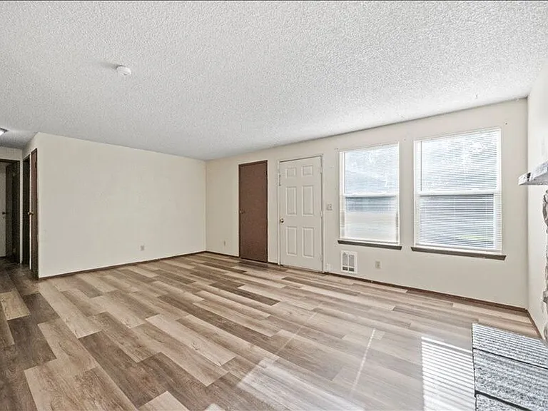 3276 W 9th Ct — Photo 5