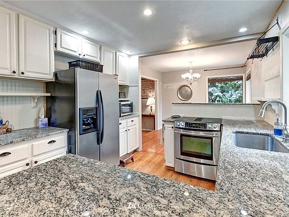 5th image of 22429 NE 20th St