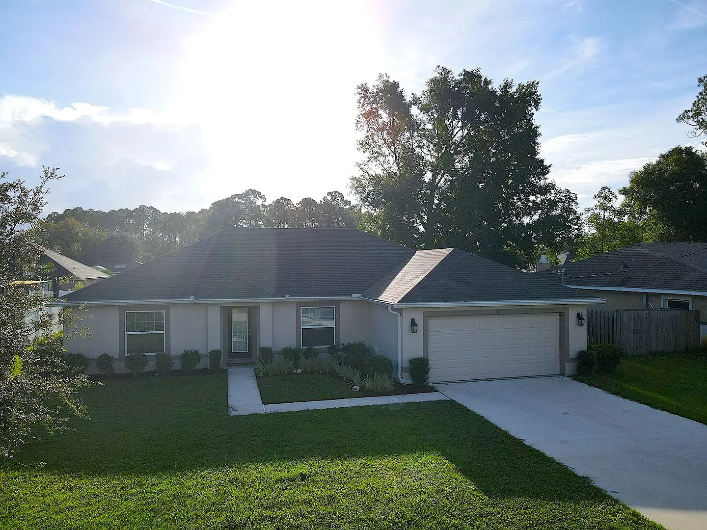 Spacious 2021 Built 4 Bed 2 Bath Home w Screened Lanai! — Photo 3