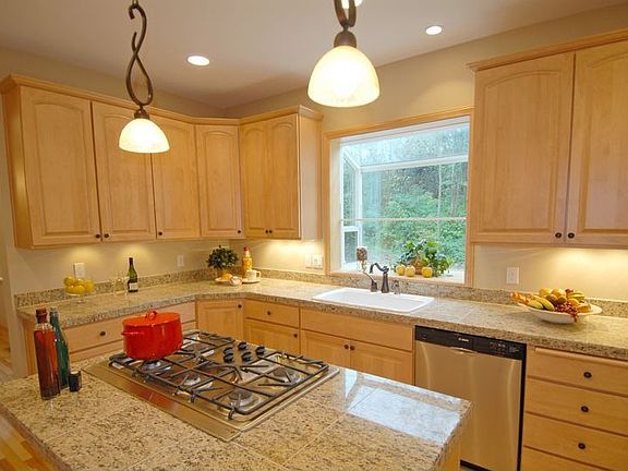 3rd image of 22205 Brambly Pl NE