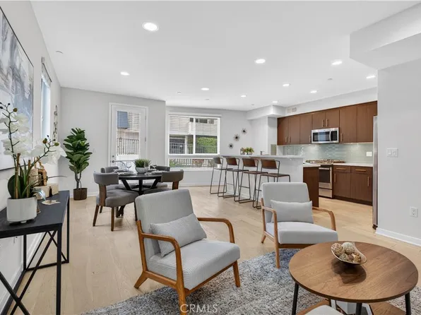 11912 Laurelwood Dr Unit 101, Studio City, CA 91604