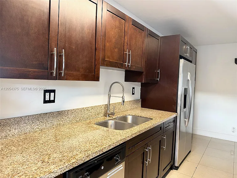 1548 SW 5th Pl #1 — Photo 14