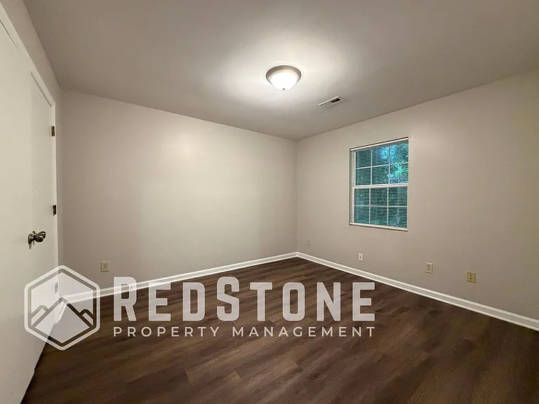 221 Quintas Ave #B — Photo 10